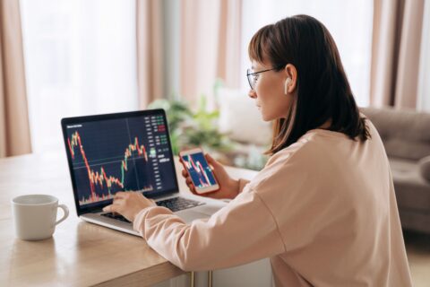 Suspicious cryptocurrency exchange website with unprofessional content and red flags.