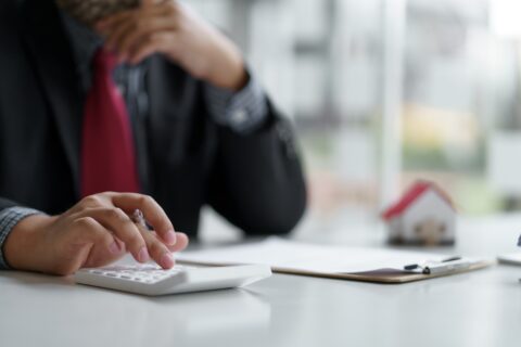 Solicitor calculating compensation for property surveyor negligence claim